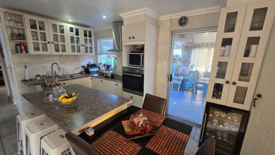 3 Bedroom Property for Sale in Forest Glade Western Cape